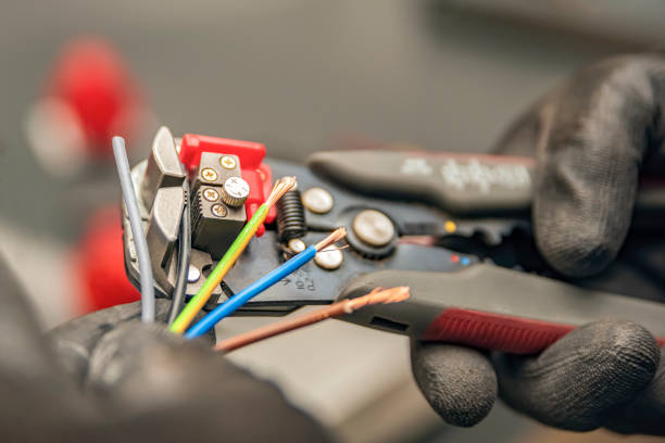 Best Circuit Breaker Repair  in Centerton, AR